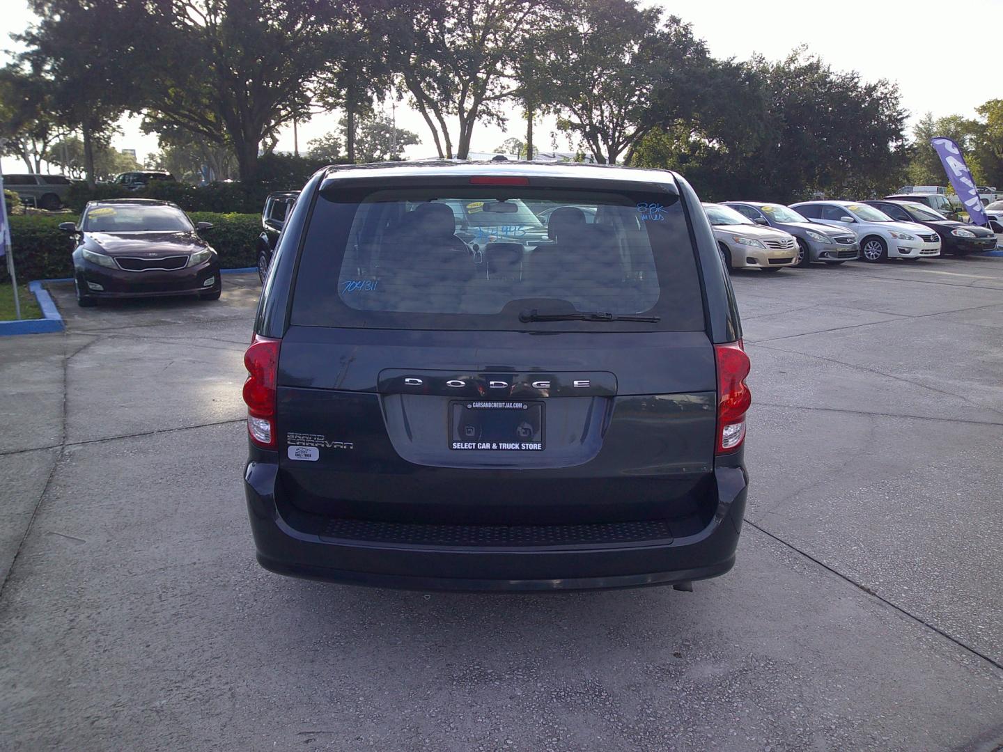 2013 GRAY DODGE GRAND CARAVAN SE (2C4RDGBG4DR) , located at 10405 Abercorn Street, Savannah, GA, 31419, (912) 921-8965, 31.988262, -81.131760 - Photo#5